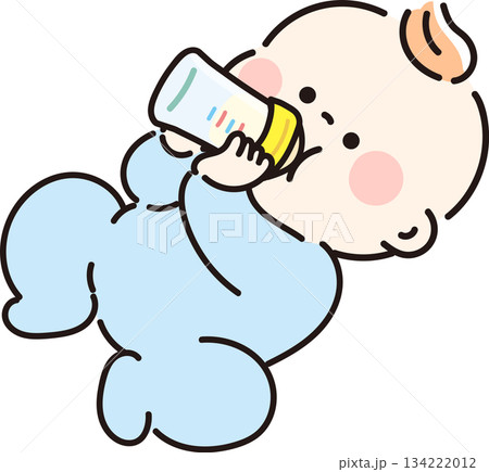 自分でミルクを飲む赤ちゃん 自分でミルクを飲む赤ちゃん 134222012