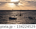 ホノルルの夕陽 134224529