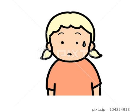 戸惑う　金髪の女の子 134224938