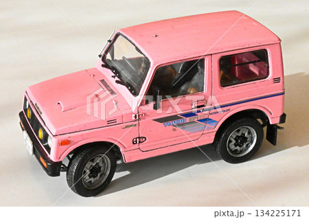 車の模型 134225171