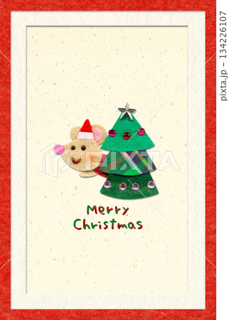 ネズミとツリーのシンプルかわいいアップリケクリスマスカード・赤枠入り 134226107
