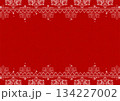 雪の結晶模様のイラスト背景素材~赤色~ 雪の結晶模様のイラスト背景素材~赤色~ 134227002