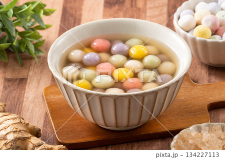 カラフル 多彩 色とりどり 134227113