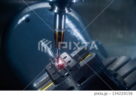 Spindle cutting tool Rotary 5-axis CNC milling machine during deburring of engine parts, heavy industry plan Spindle cutting tool Rotary 5-axis CNC milling machine during deburring of engine parts, heavy industry plan 134229156