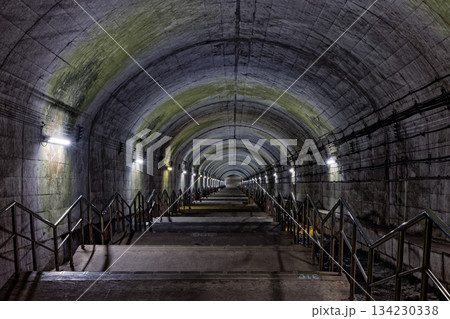上越線・土合駅の地下ホームへの階段 134230338