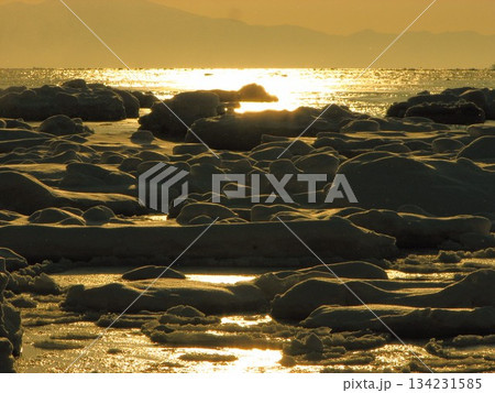 流氷と日の出 0702 07 流氷と日の出 0702 07 134231585