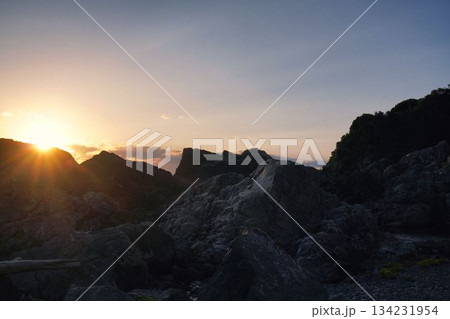 荒れた大地 134231954