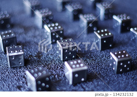 黒いサイコロ(ダイス)をつくる工場 黒いサイコロ(ダイス)をつくる工場 134232132