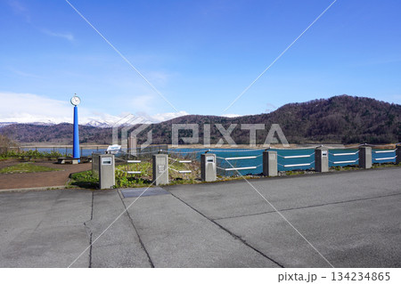 忠別ダム管理支所付近から見る忠別ダム(春) 忠別ダム管理支所付近から見る忠別ダム(春) 134234865