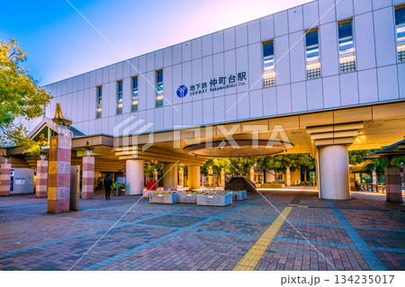 日本の横浜都市景観 横浜市営地下鉄 仲町台駅などを望む 日本の横浜都市景観 横浜市営地下鉄 仲町台駅などを望む 134235017