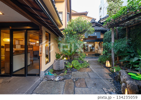 浅草寺 門前 今半 別館 134235059