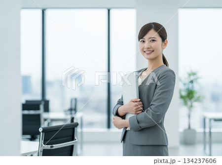 ビジネスウーマン 134237606