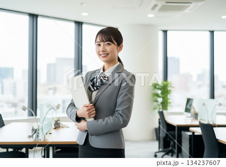ビジネスウーマン 134237607