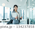 ビジネスウーマン ビジネスウーマン 134237858