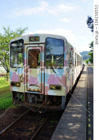 山形鉄道の風景 荒砥駅(レールバス気動車) 山形鉄道の風景 荒砥駅(レールバス気動車) 134238551