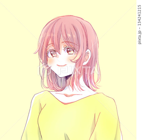 微笑む女性 ふくよか 微笑む女性 ふくよか 134241215