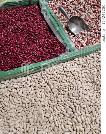 White and purple haricot beans. Fresh fruits and vegetables 134242280