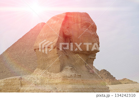 Great Sphinx and Great Pyramid of Giza, Egypt Great Sphinx and Great Pyramid of Giza, Egypt 134242310