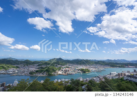 空と海と島の尾道の風景 空と海と島の尾道の風景 134243146
