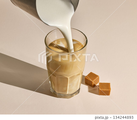 process of making caramel latte 134244893