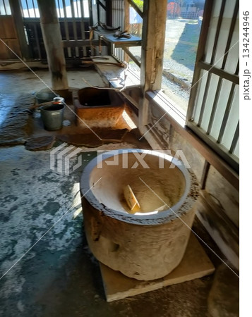 都会の中の古民家博物館、合掌造り 臼 餅つき 都会の中の古民家博物館、合掌造り 臼 餅つき 134244946