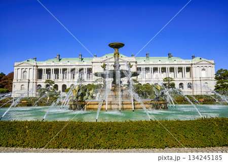 東京都　迎賓館（迎賓館赤坂離宮）　主庭からの風景　日本唯一のネオ・バロック様式による宮殿建築物 134245185