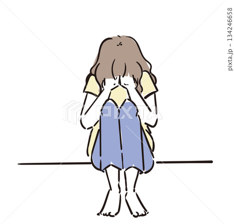 落ち込んでいる若い女性 134246658