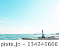 海に浮かぶ灯台 134246666