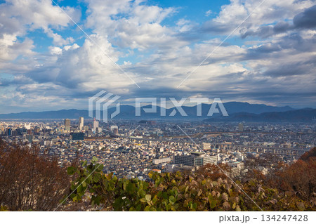 秋の八幡山からの眺望とおさごえカルチャーパーク 134247428