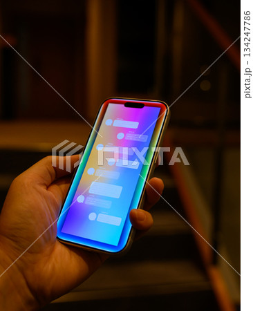 暗闇で光るスマホ操作 暗闇で光るスマホ操作 134247786