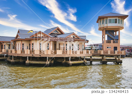 ブルネイの新名所・カンポンアイールの水上集落 134248415