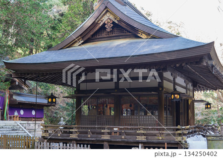 埼玉県:金鑚(かなさな)神社/斜めに見た拝殿/児玉郡神川町 埼玉県:金鑚(かなさな)神社/斜めに見た拝殿/児玉郡神川町 134250402