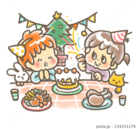 楽しそうにクリスマスパーティーをする 楽しそうにクリスマスパーティーをする 134251179