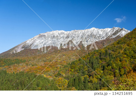 奥大山の秋景色 鍵掛峠付近 奥大山の秋景色 鍵掛峠付近 134251695