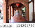 迪化街　煉瓦造りのアーケード 134251759
