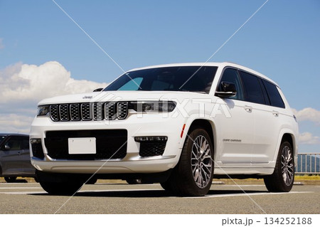 輸入車　ジープグランドチェロキー5代目 134252188
