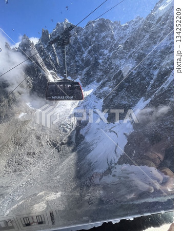 フランス・シャモニーとモンブランを結ぶロープーウェイ 134252209