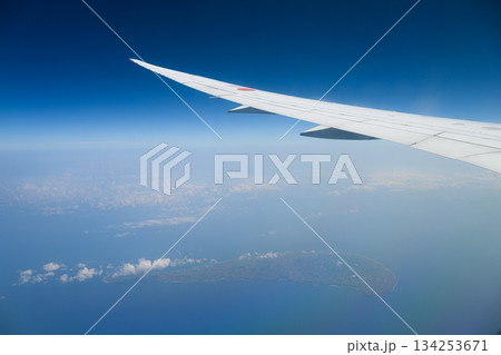 飛行機から見た風景　沖永良部島 134253671
