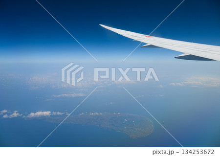 飛行機から見た風景　沖永良部島 134253672