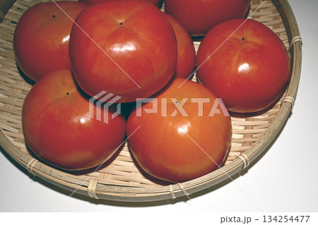 旬の果実「柿」 134254477