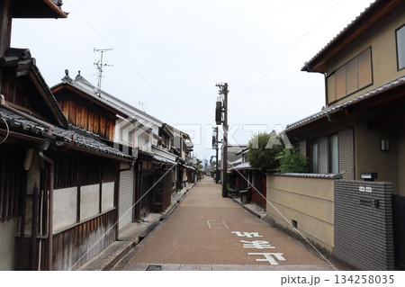 奈良県橿原市今井町の町並み 134258035