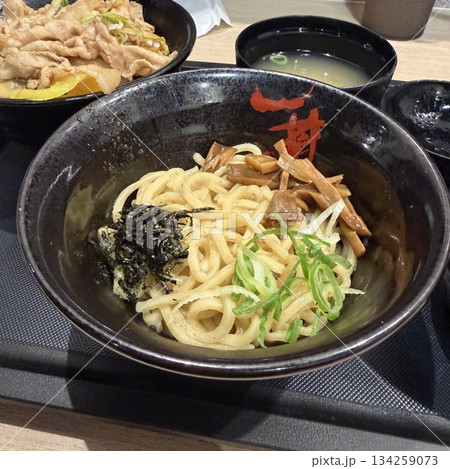 伝説のすた丼屋　油そば 134259073