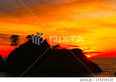 日本一の堂ヶ島の夕日 日本一の堂ヶ島の夕日 134259110