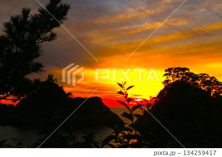 日本一の堂ヶ島の夕日 日本一の堂ヶ島の夕日 134259417