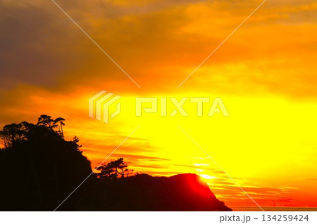 日本一の堂ヶ島の夕日 日本一の堂ヶ島の夕日 134259424