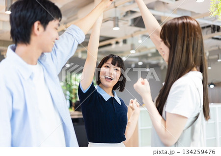 一致団結するチーム 134259476