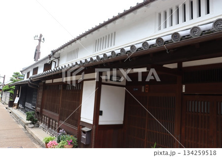 奈良県橿原市今井町の町並み 奈良県橿原市今井町の町並み 134259518
