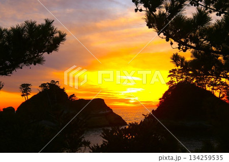 日本一の堂ヶ島の夕日 日本一の堂ヶ島の夕日 134259535