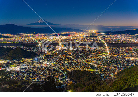 【静岡県】静岡市の街並みと富士山 夜明け前 【静岡県】静岡市の街並みと富士山 夜明け前 134259647