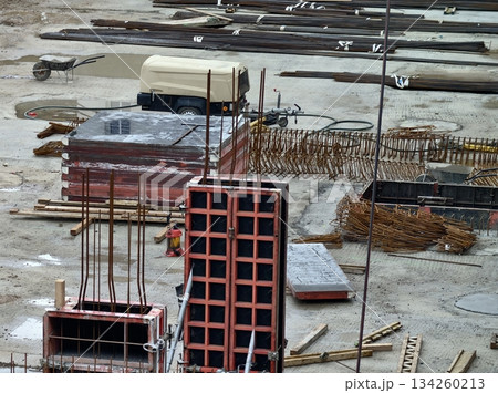 overview of building area logistics, summary of construction progress with materials and staging 134260213